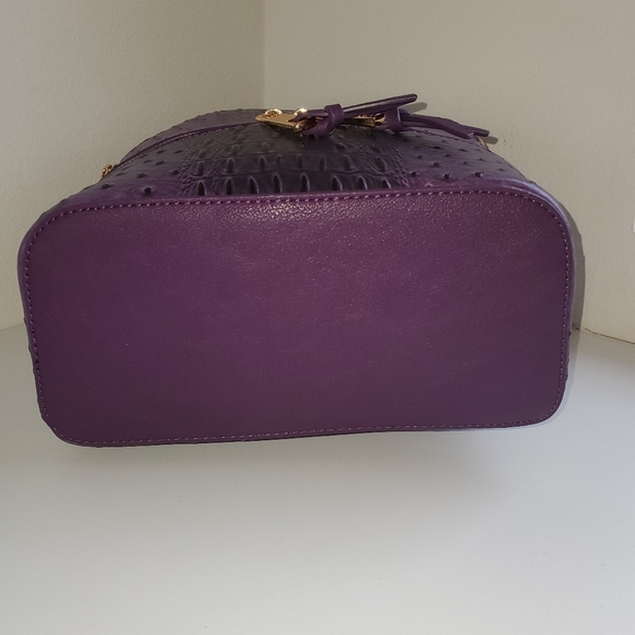 Ostrich Embossed Backpack/ Wallet Or Wristlet - Picture 3 of 8